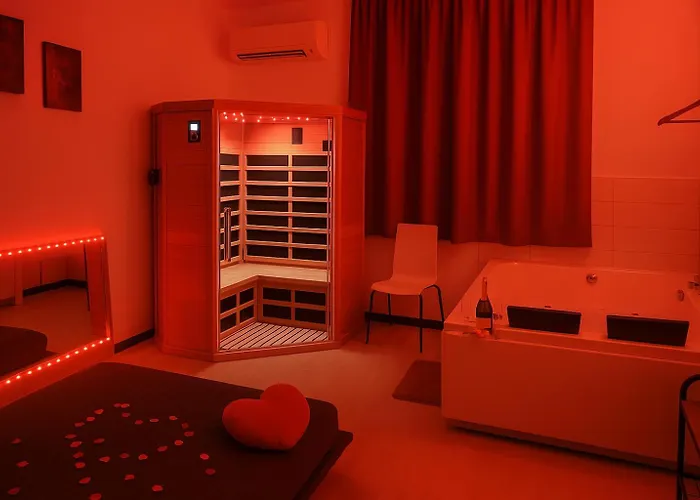 Lovers' Nest - Spa Apartment
